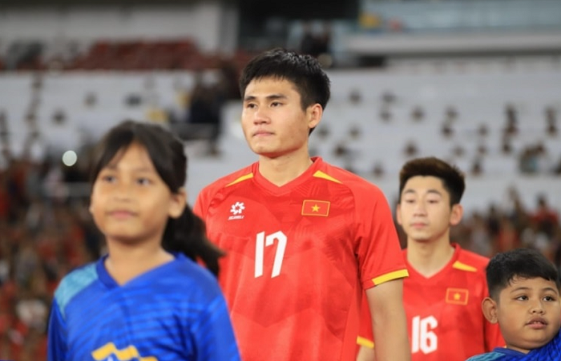 phi-hoang-ghi-ban-ghi-diem-trong-mat-hlv-kim-sang-sik